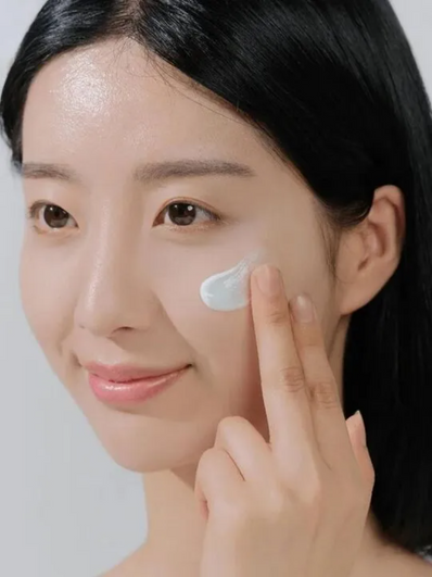 Skin1004 - Madagascar Centella Hyalu-Cica Water-Fit Sun Serum SPF50+ PA++++